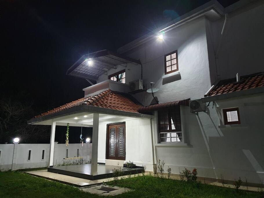 Nilai Spring Villas Kültér fotó